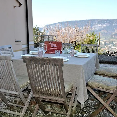 Casa Alla Rocca Garda (Verona)